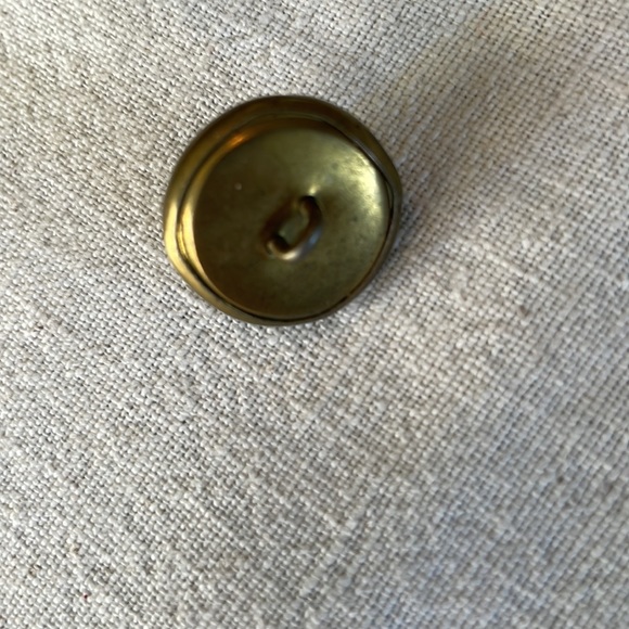 Lot of 6 antique/vintage brass buttons - Picture 3 of 13